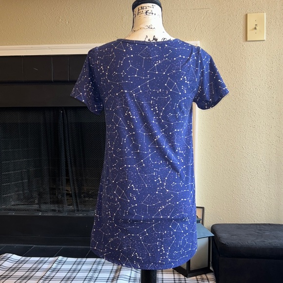🩵5 FOR $10 SALE🩵LuLaRoe Classic T Constellations - Picture 3 of 4